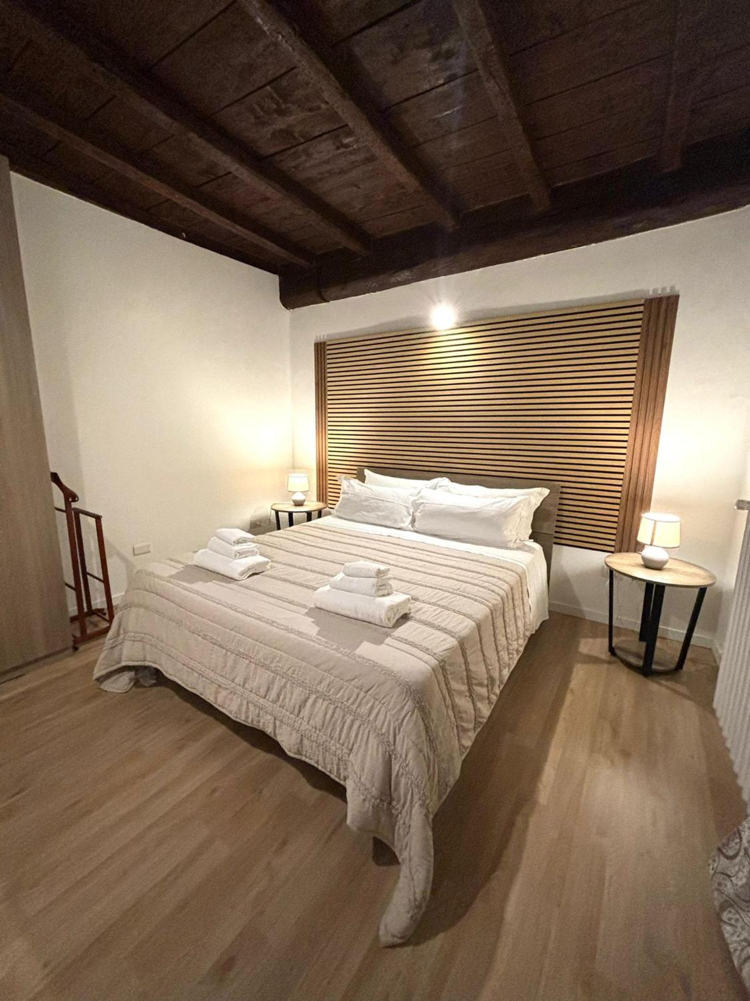 Babalu Con Vista Lago อาโรนา ภายนอก รูปภาพ